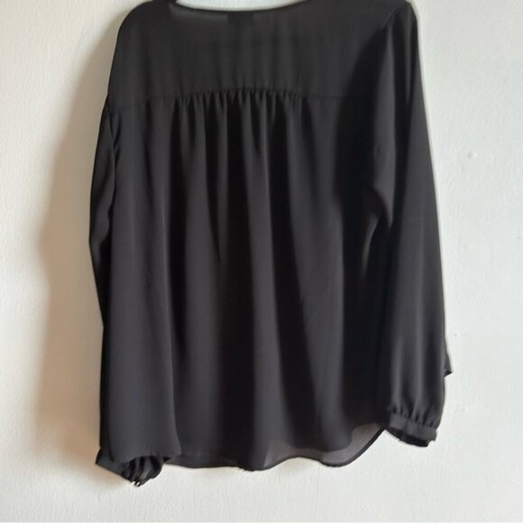Torrid Sz 2X Black Button Front Classic Blouse - Picture 6 of 7